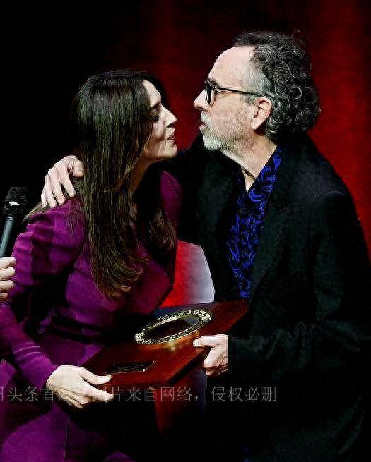 莫妮卡新男友竟是64岁怪老头,网友震惊:他俩怎么会在一起?