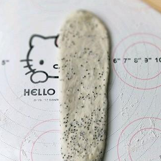 原创
            奇亚籽酸奶土司(300克萌版)