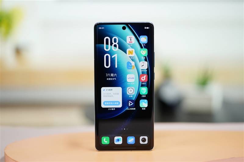 拍月亮那都不是事儿！vivo X100 Pro评测：APO认证的超级长焦 它能拍太阳(图3)