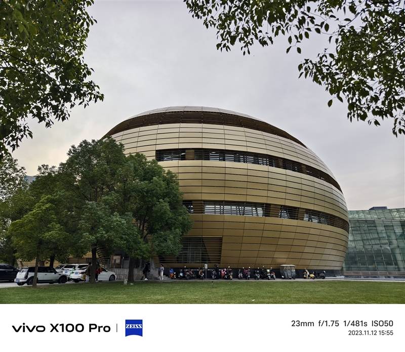 拍月亮那都不是事儿！vivo X100 Pro评测：APO认证的超级长焦 它能拍太阳(图23)