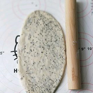 原创
            奇亚籽酸奶土司(300克萌版)