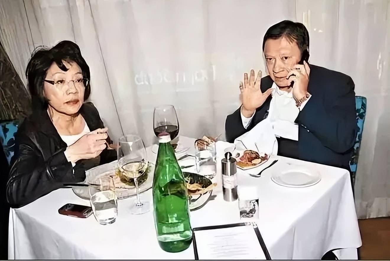 "郭炳湘甚至长时间"寄宿"在唐锦馨家中.身体得到强力保护