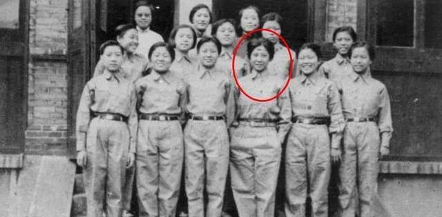 她是明朝大将胡大海的后人,国军少将,苦恋陈老总一生未嫁_胡兰畦_陈毅