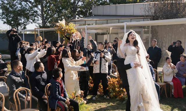 中国体坛名将颜丙涛再婚 引发热议,与前妻离婚不久_斯诺克_婚礼_球迷