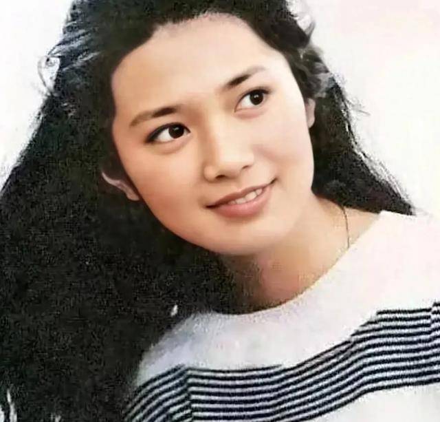 爱情故事:为爱远赴美国生子,婚变后带儿归国,风光不再_生活_李芸_李云