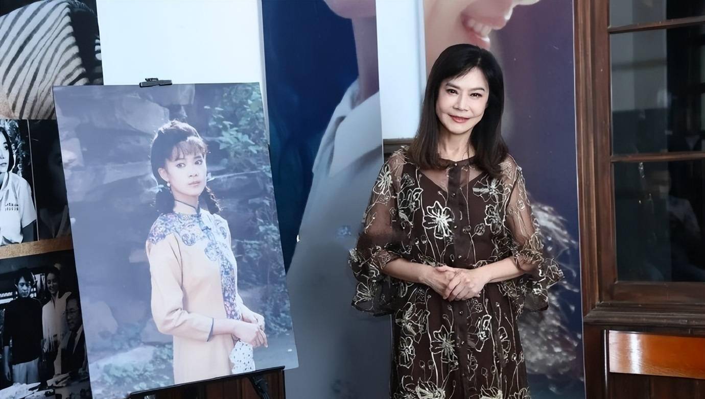 琼瑶孙女陈可嘉罕见出镜,皮肤白皙五官大气,妆容精致贵气十足_生活