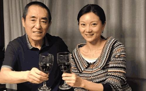 导演张艺谋豪宅内景装修,简欧文艺范,真不愧是"名导"_空间_妻子_客厅