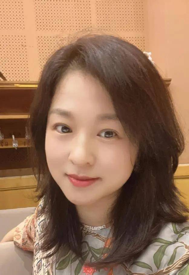 演员魏小军:40岁走红,45岁"消失",如今新身份露面惊艳众人