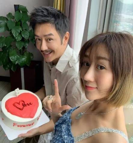 蒋丽莎在线回应搬家,曝光陈浩民一年收入金额,令人咂舌_事情_网友