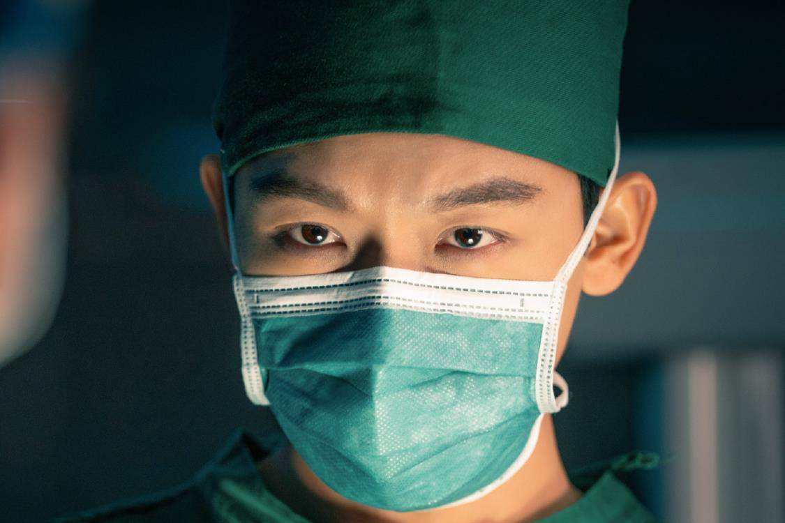 张晚意新剧有点东西!_陈辉_老罗_肝脏