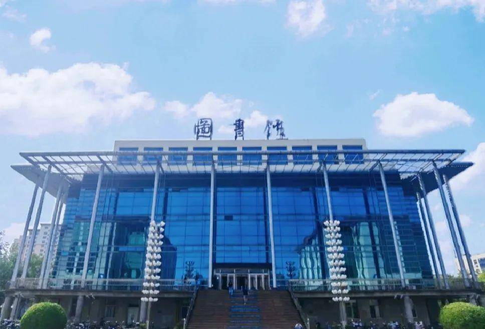 在学校网站"学院简介"栏目中,我们看到:衡水学院现有20个教学部(系)