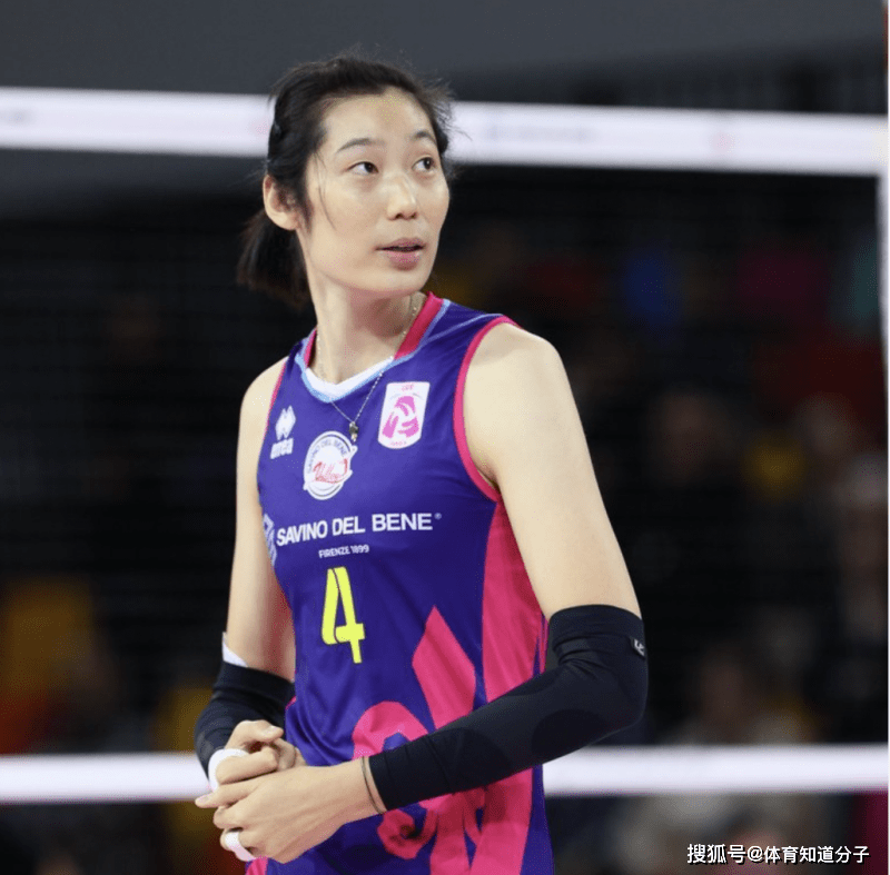 女排队长朱婷一传0效率,网友:回国家队替补吗_中国_王云_比赛