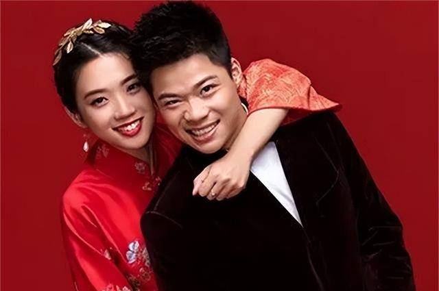 飞人苏炳添近况:为妻子庆生拍2人合体照,32岁娇妻靓丽如大学生_短跑