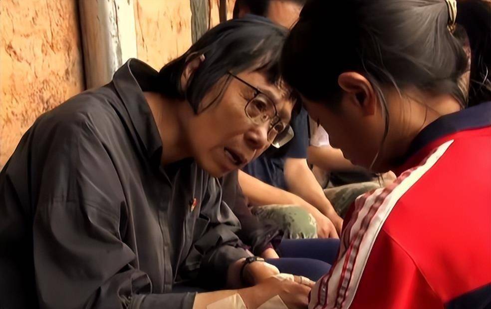 《我本是高山》被张桂梅学生批评,言辞犀利,真一点脸面都不给留_女性