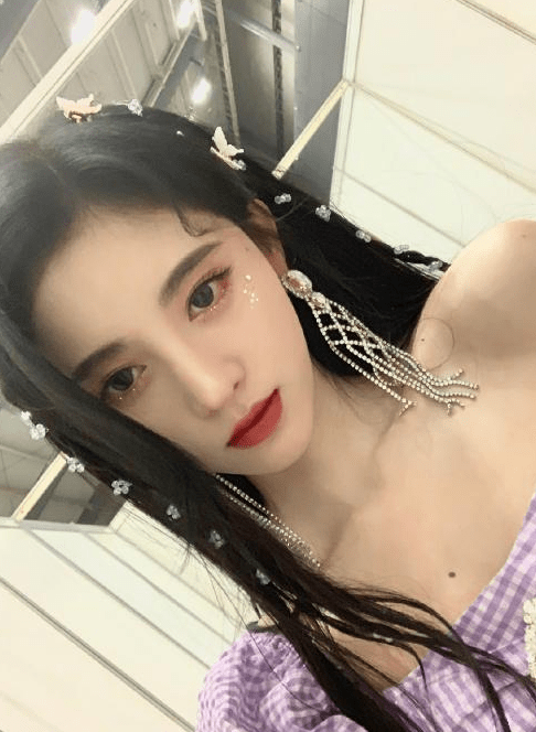 鞠婧祎不知道今年是哪年,甚至连年龄也不记得,立人设太过了吧_什么