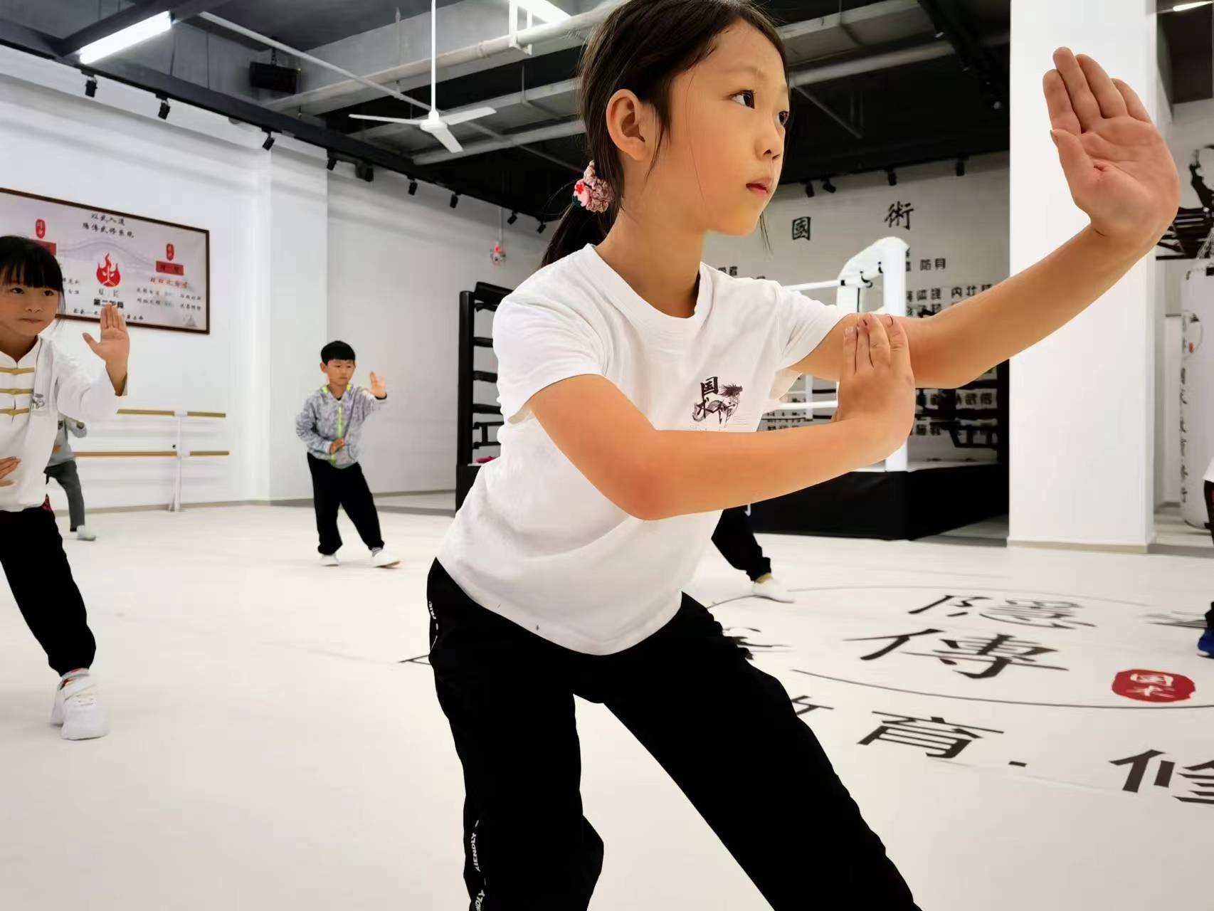 男童武术父母（练武术的小孩儿的视频） 男童武术父母（练武术的小孩儿的视频） 武术资讯