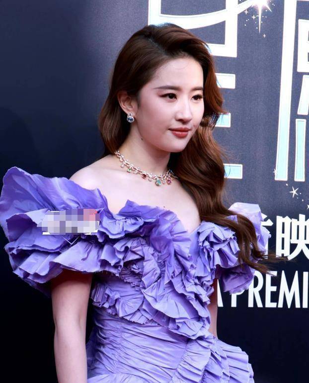 刘亦菲不愧是迪士尼公主!