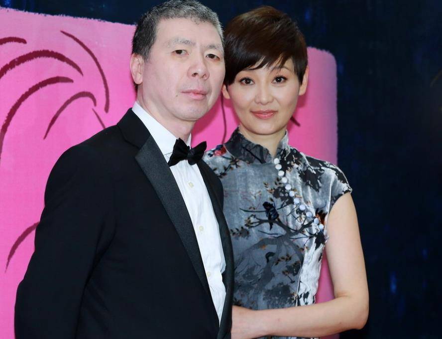 冯小刚的"风流韵事",无数女星主动投怀送抱:冯裤子的爱情故事_张娣