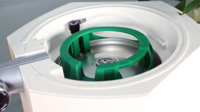 爱咕噜F1智能胶囊啤酒酿造机 完美酿造 尽情享受