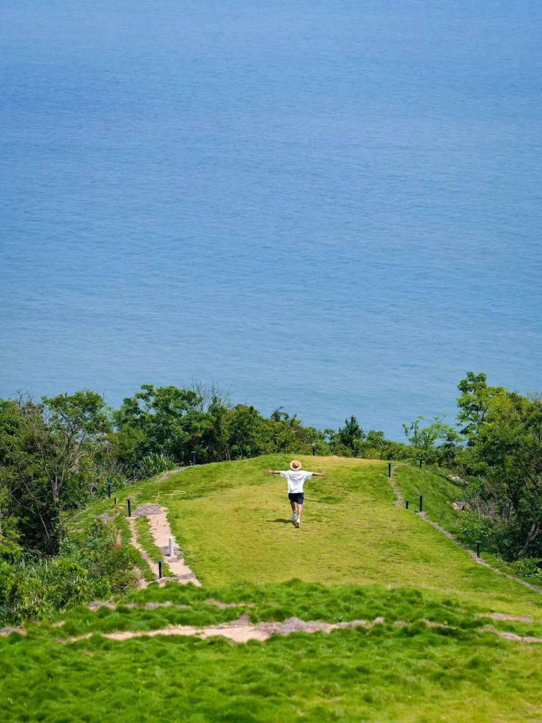 董北北/ 濱海綠道 /這裡同樣也有一條絕美的環海公路,全場8公里,如果