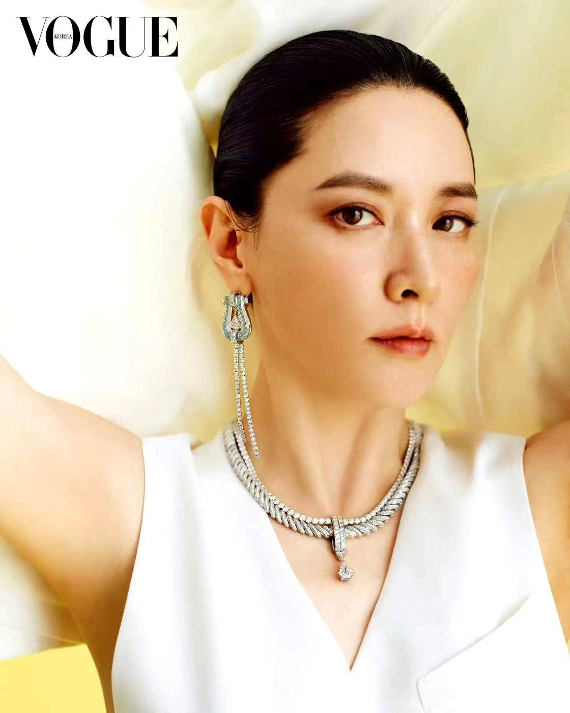 52岁李英爱不愧是韩国神颜!