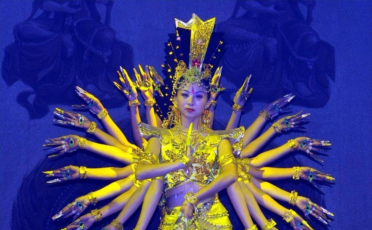 当年春晚"千手观音"聋哑人领舞,被富豪苦追8年,如今成了这样_邰丽华