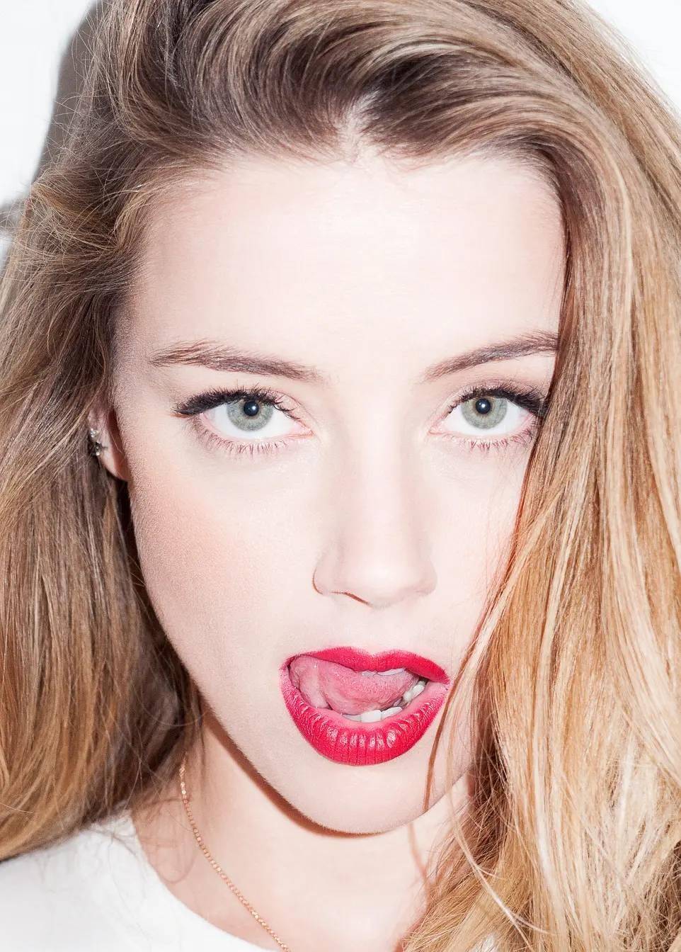 "海王"艾梅伯希尔德,真是太性感了!_表演_演技_观众