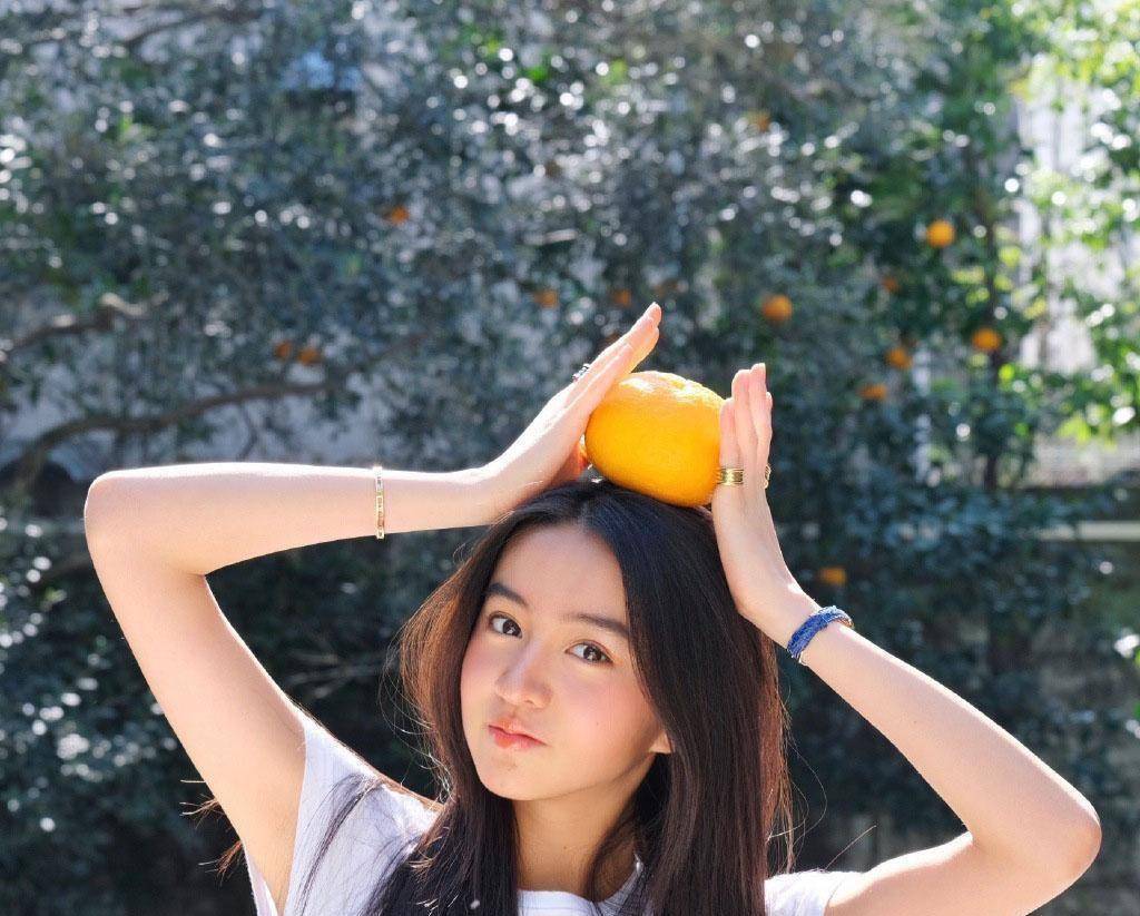 木村心美和木村拓哉是木村拓哉的两个女儿.他们有不同的性格.