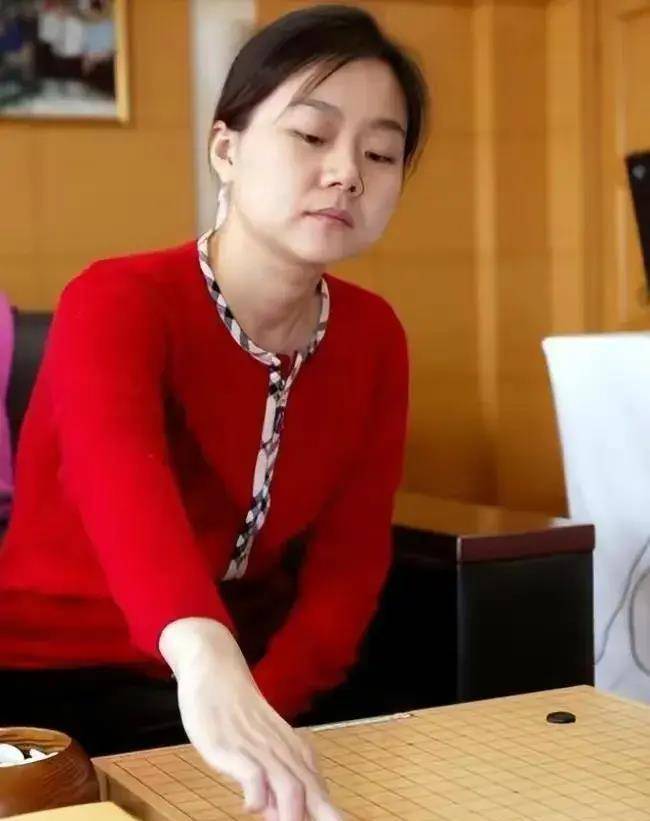 47岁常昊潇洒依旧,55岁二婚妻子憔悴显老,女儿已23岁_张璇_围棋_领域