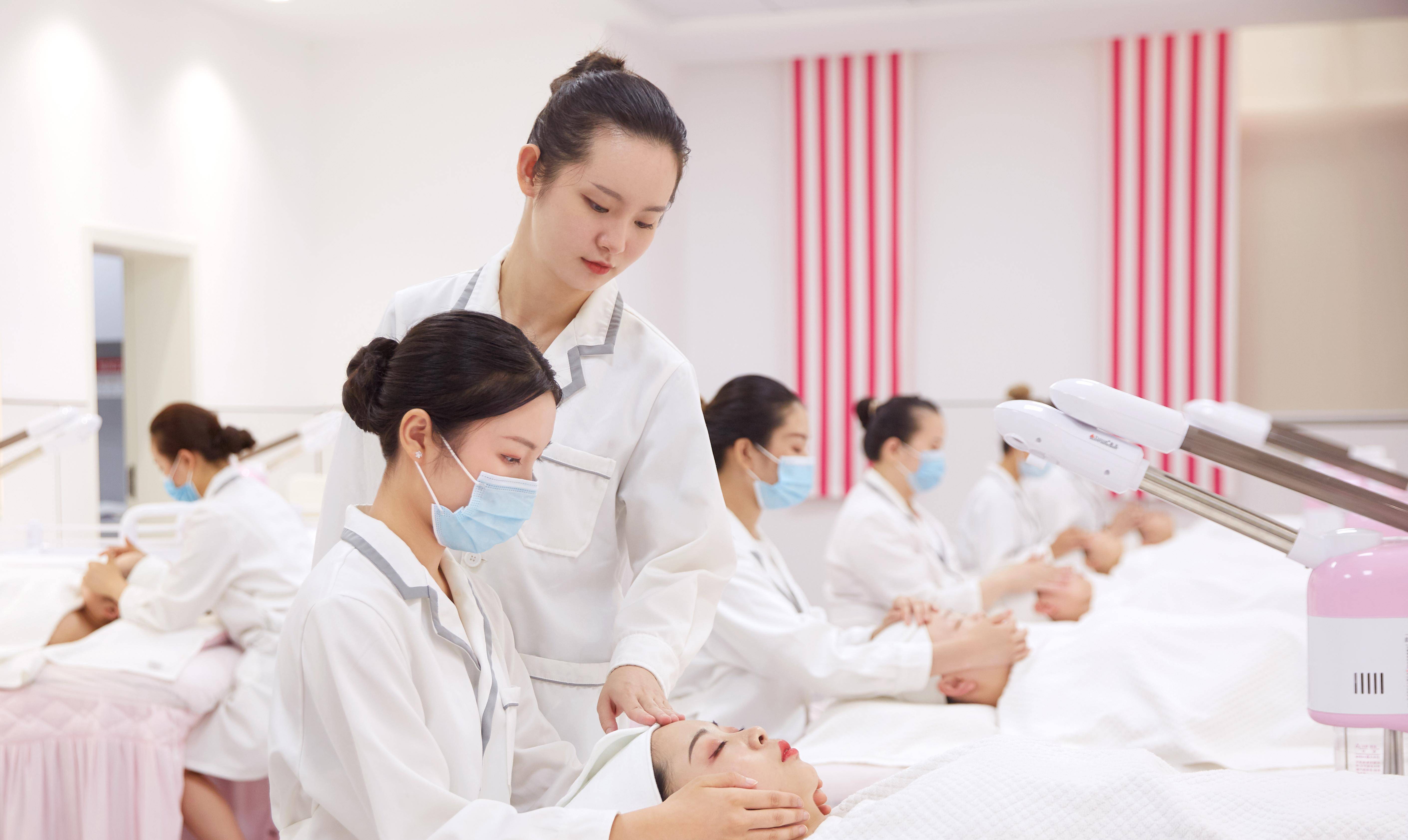 有人说陕西有靠谱的化妆学校,我:西安欧曼迪_美容_教育_时尚