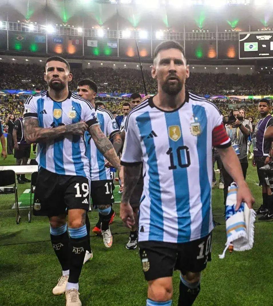 梅西英勇平息巴西阿根廷球迷冲突,友谊之赛展现足球魅力_比赛_双方