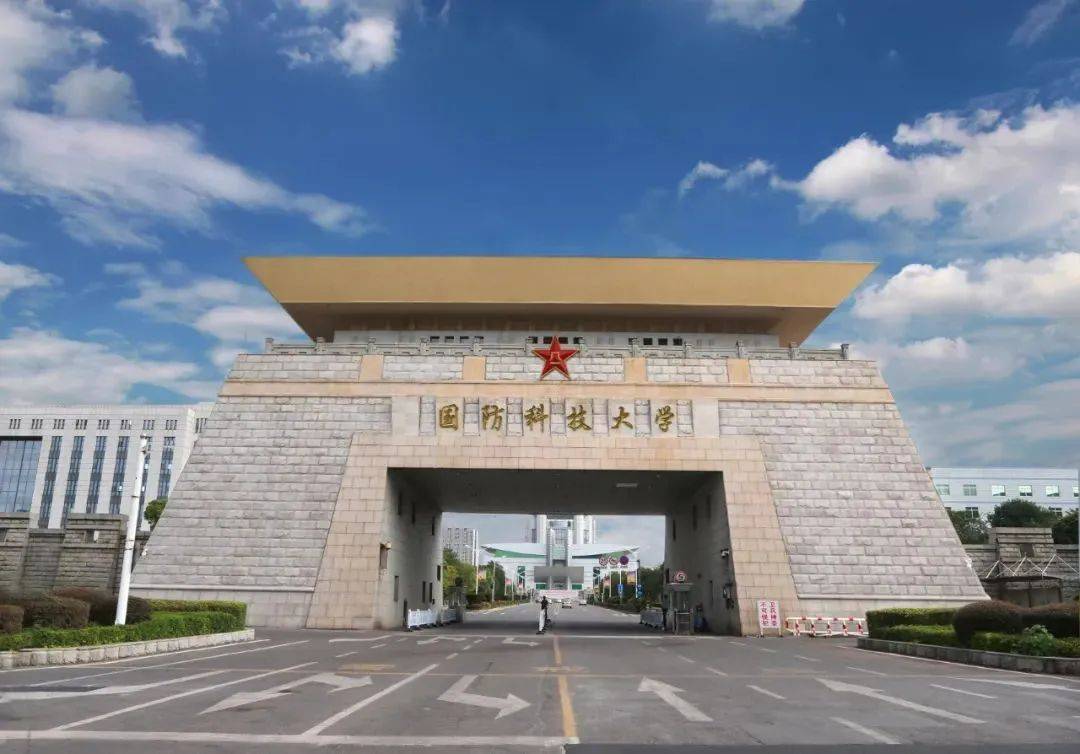 男孩考上这5所大学,等于提前端上金饭碗,薪酬远超