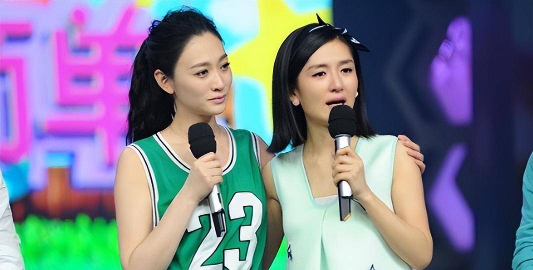 谢娜,终于被"打回原形"!_何炅_专业_康辉