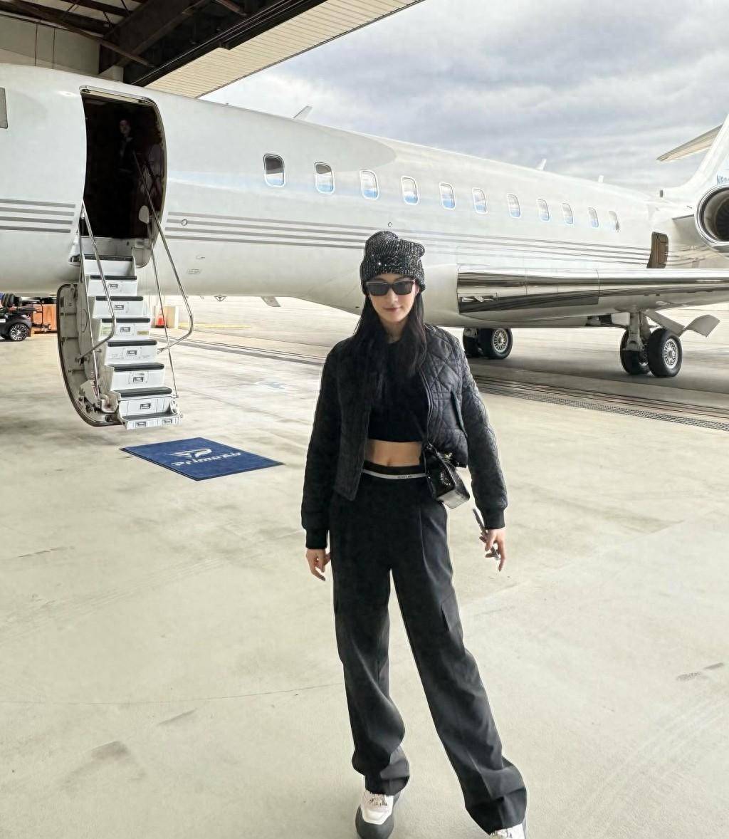 两公婆疯狂打卡,住15亿豪宅家世显赫_林夏薇_莫赞生_房地产