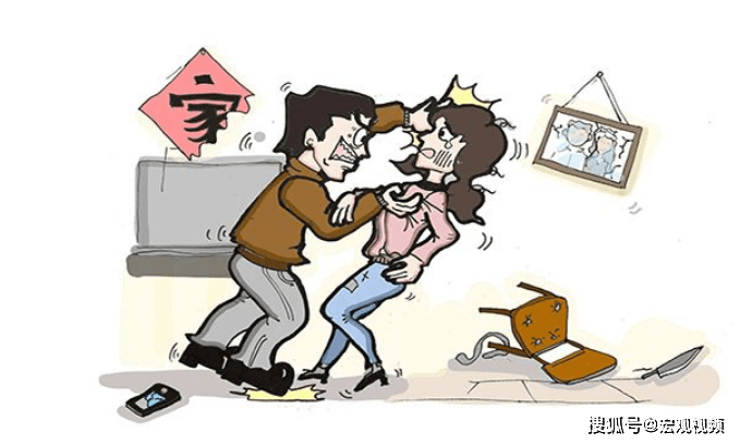男子多次当着孩子的面家暴妻子,这样的行为简直让人愤怒!
