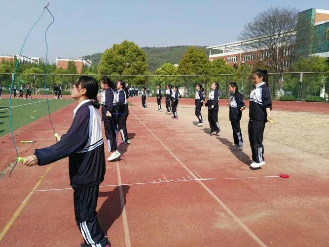 杭州中考指定跳绳一根卖78元?家长反映老师推荐,不买不行!