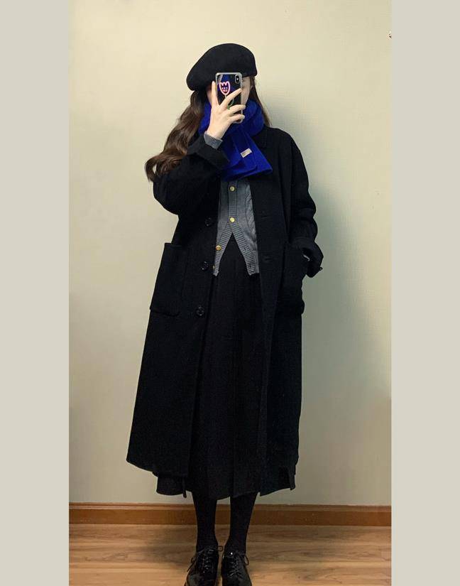 人到中年的女性,冬天穿裙子也不会露出脚踝,建议穿连体袜,优雅又保暖