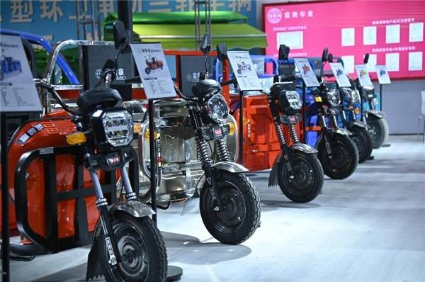 富贵车业参加第十三届丰县电动车展览会_系列_突破者_三轮车