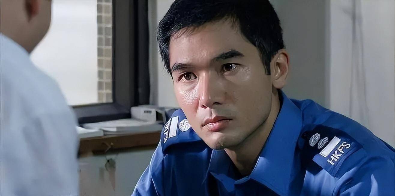 情场浪子方中信,结婚12不敢偷吃,网友:也不看看他老婆是谁