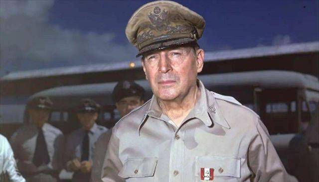 沃克车祸身亡,李承晚羞愧:枪毙韩军的肇事司机_麦克阿瑟_美国_将军