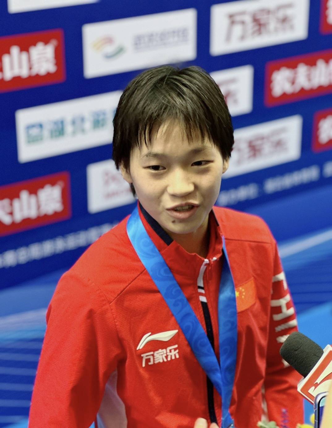 全红婵劝阻粉丝别乱说话,遭忽略无视,被饭圈文化困扰_影响_极端_个人