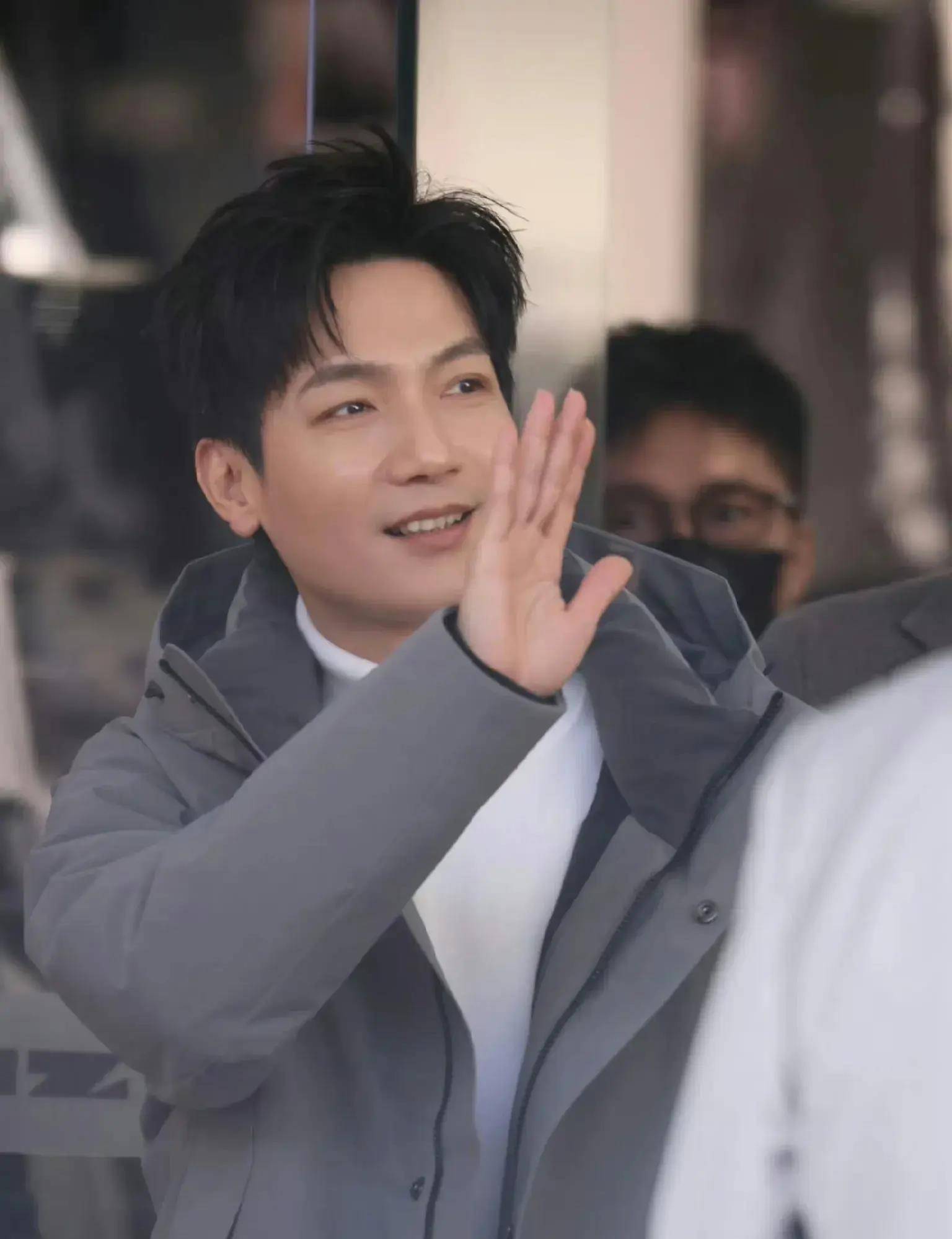 陈楚生赴晋中参加活动 人气爆棚 声音开口跪 无缝衔接《声生不息》