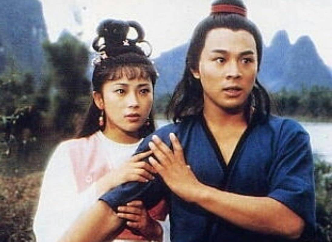 同样是李连杰基因,把黄秋燕和利智女儿一对比,差距就出来了_生活_命运