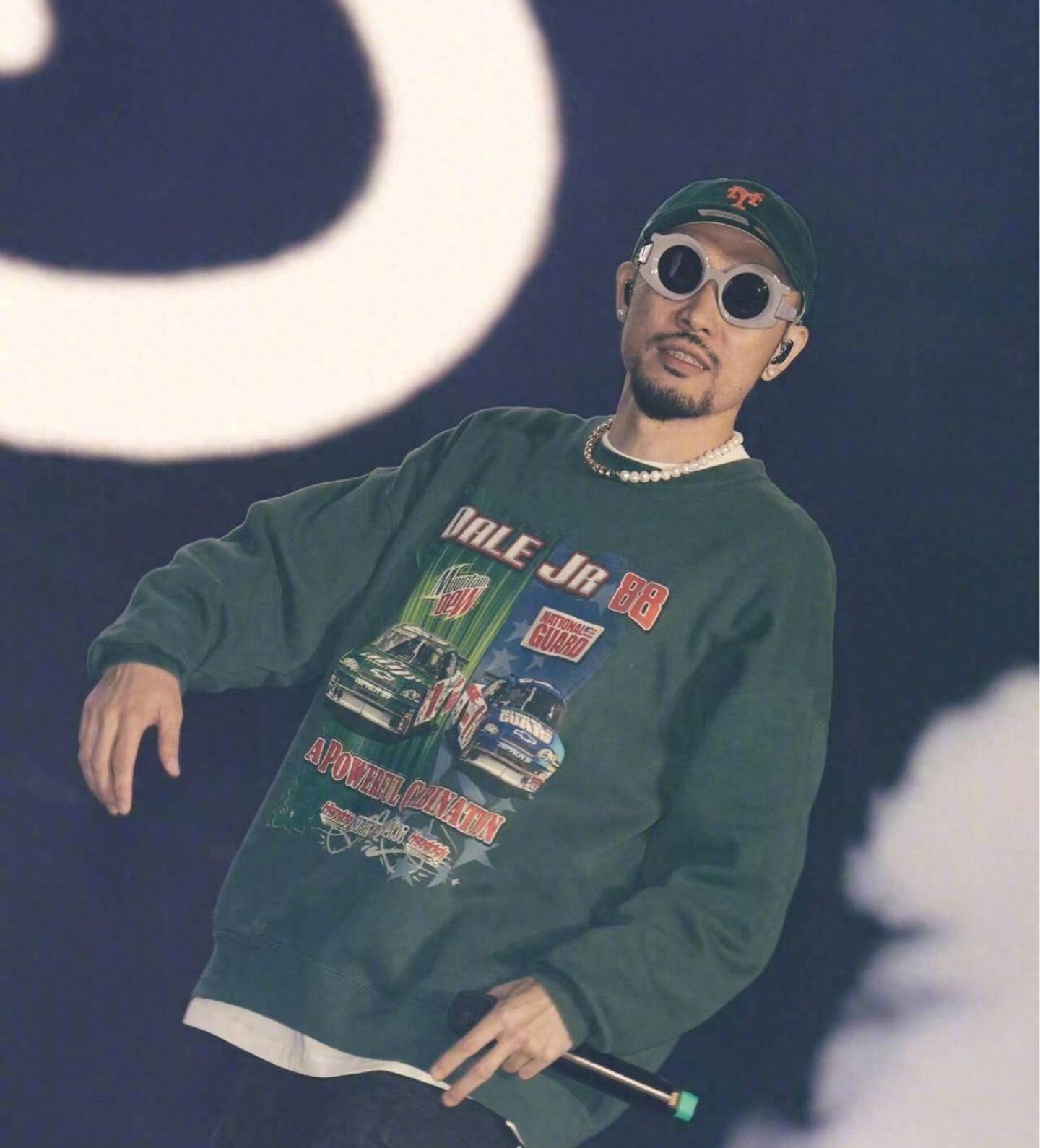 据报道,说唱歌手歌手和热狗已于 11 月 23 日发布了他们最新的说唱