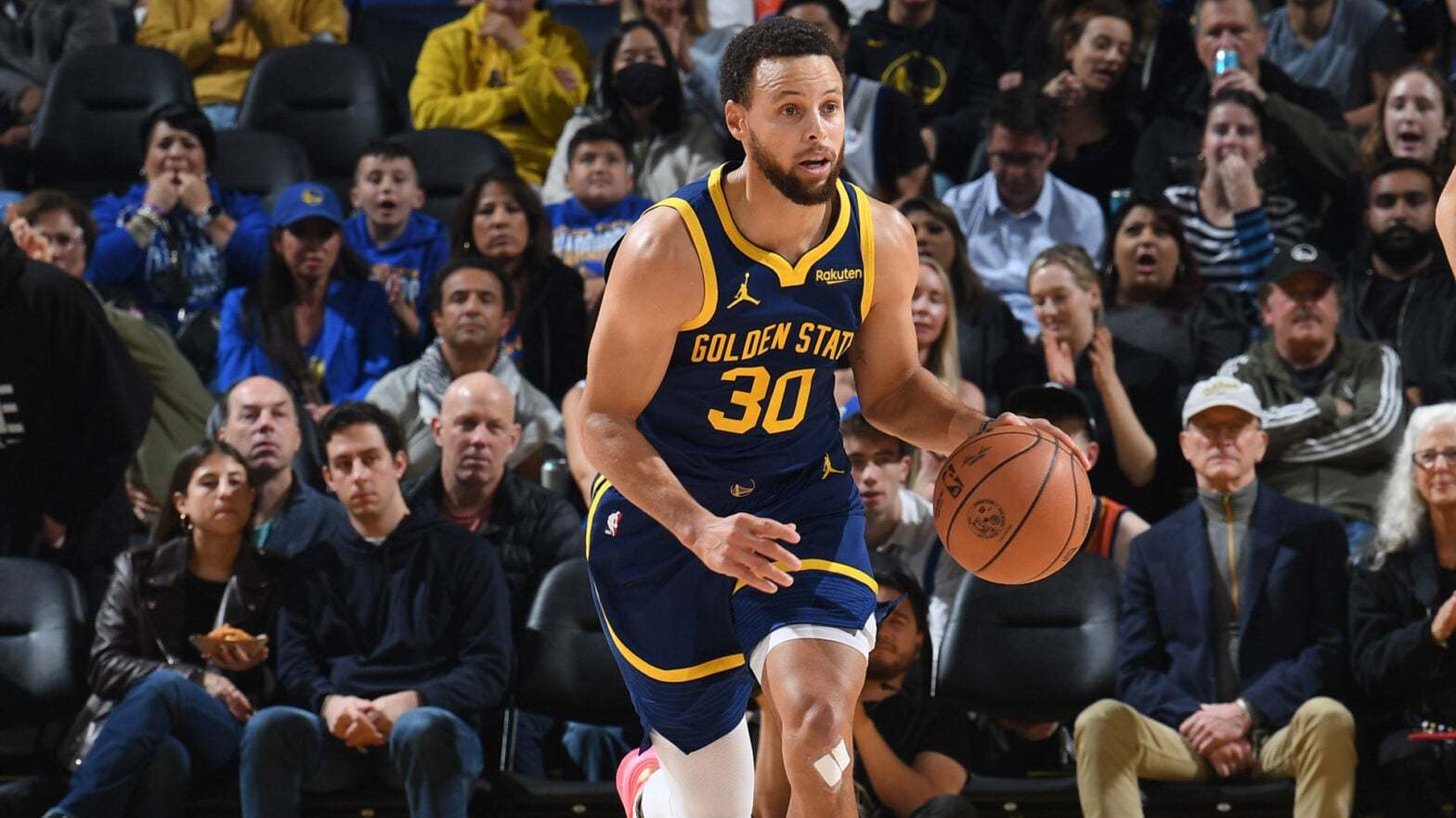 35体育:nba勇士队最近陷入困境的 1 个原因_本赛季_进攻_得分