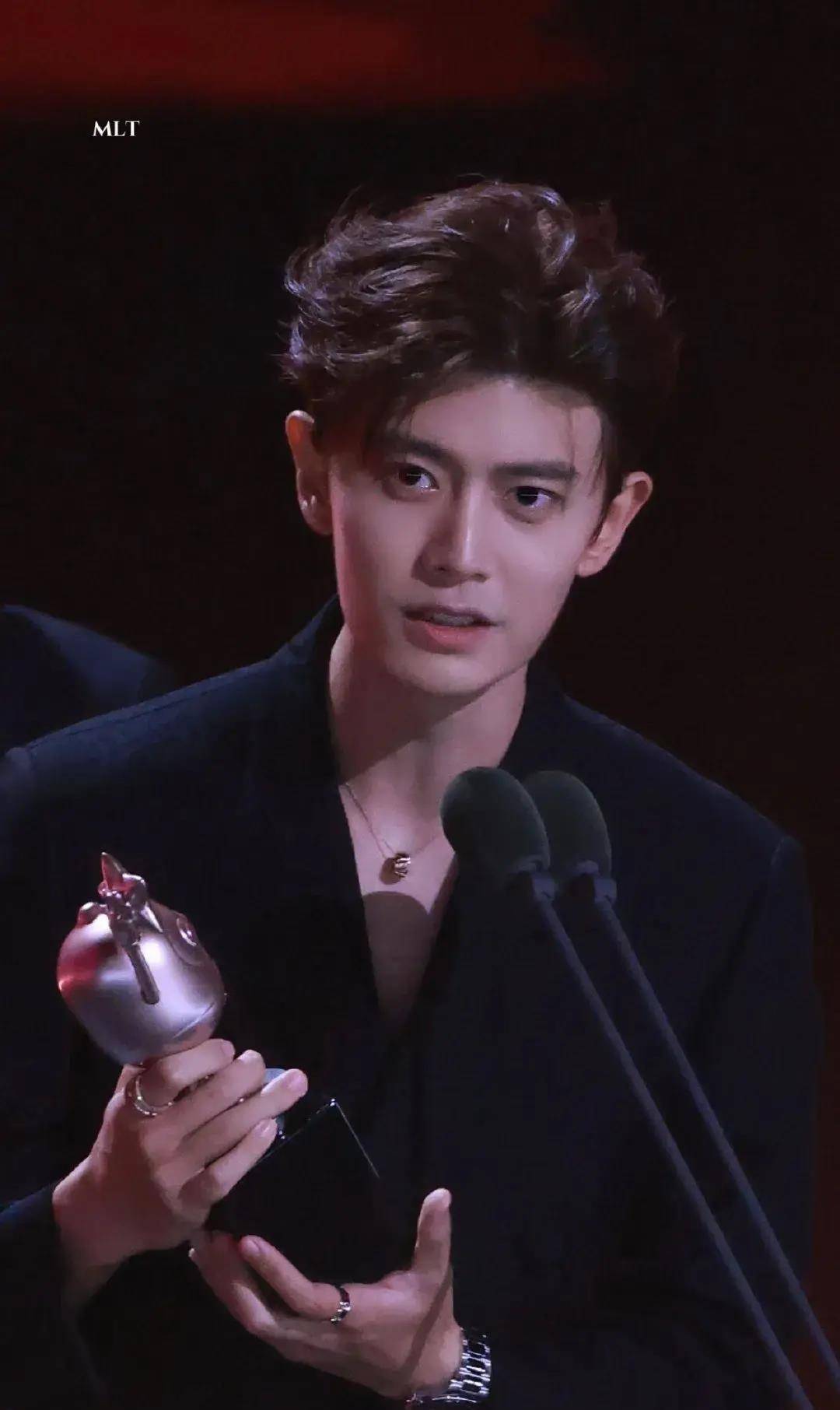 26娱瓜:杨洋龚俊热巴唐嫣任嘉伦成毅李沁杨幂陈哲远王楚然_活动_品牌