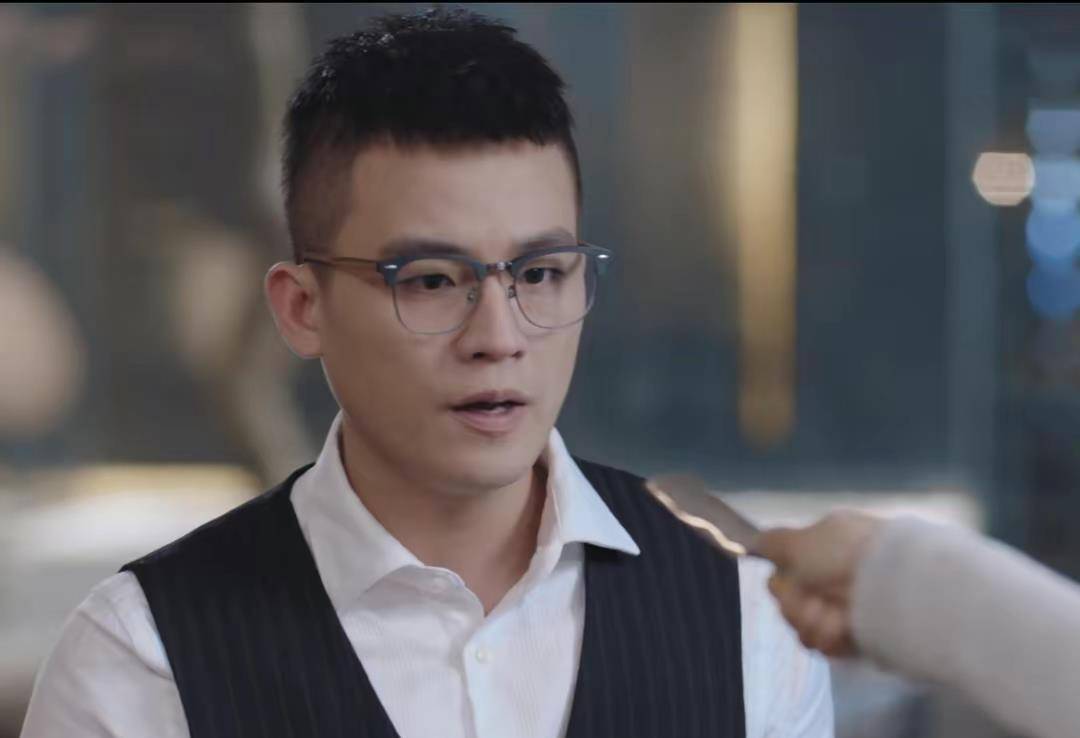 2014年开始参演影视剧,其中欧豪出演了《左耳》《中国机长》《妖猫传