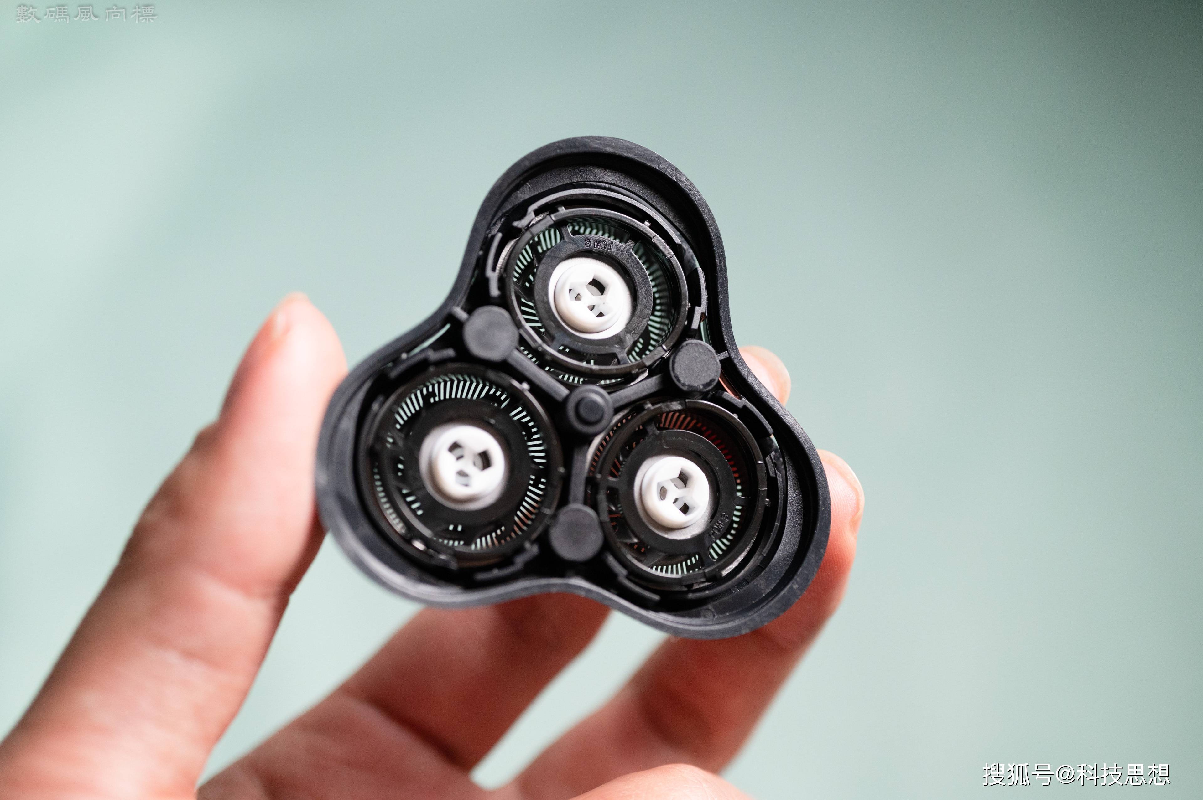 轻巧高效的剃须好工具,doco黑刃电动剃须刀上手_问题_感觉_其他