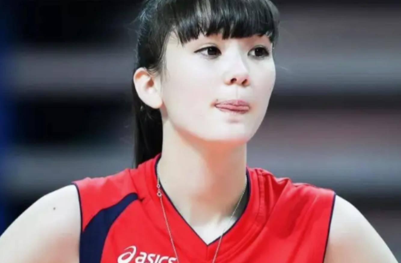 排球女神萨宾娜:26岁嫁入豪门,整容后成网红,如今很幸福_上场比赛
