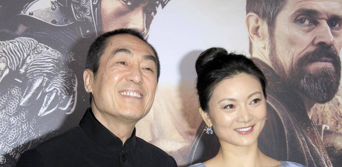 张艺谋带19岁嫩模进酒店,长夜之后,她回答记者问题引发热议!